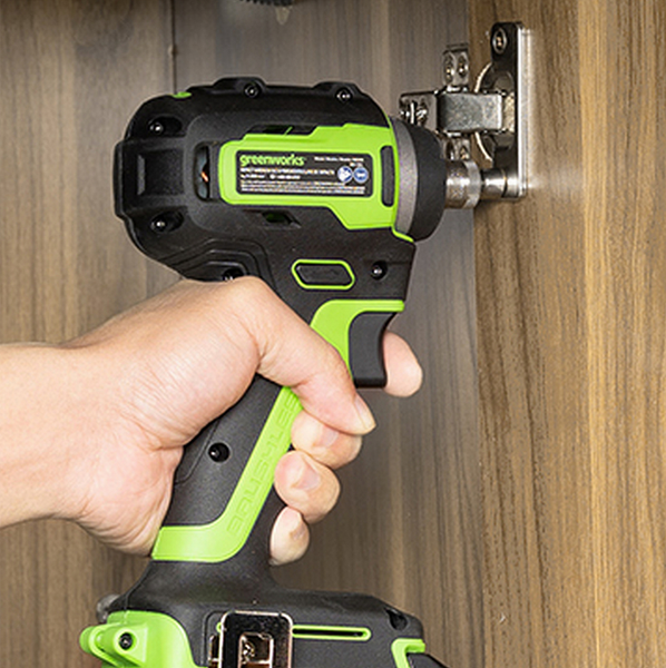 Изображение товара Аккумуляторный гайковерт Greenworks G24IW200 бесщеточный 24V / 3803607CUB (с АКБ 4Ач и ЗУ)