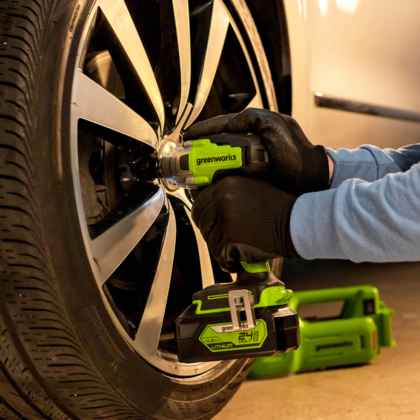 Изображение товара Аккумуляторный гайковерт Greenworks GD24IW400 бесщеточный 24V / 3802907CUG (с АКБ 5Ач и ЗУ)