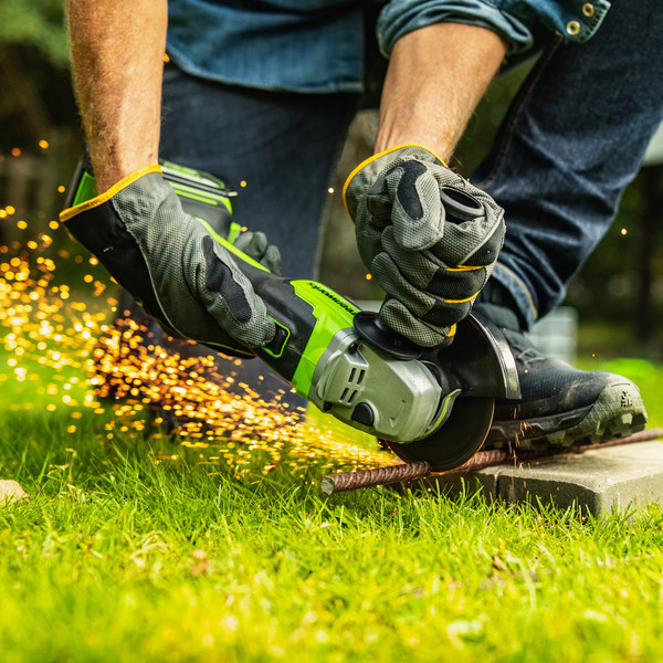 Изображение товара Угловая шлифовальная машина Greenworks GD24AG бесщеточная 24V / 3200207CUB (с АКБ 4Ач и ЗУ)