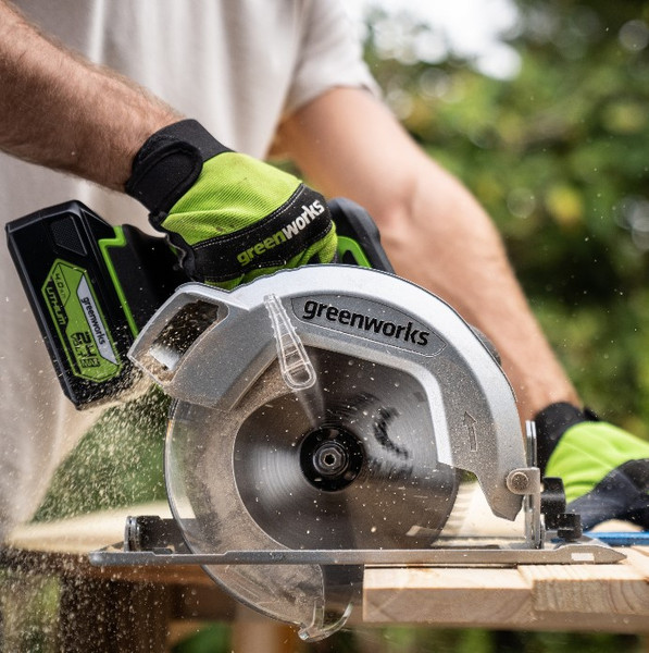 Изображение товара Дисковая пила Greenworks GD24CS бесщеточная 24V / 1500907CUB (с АКБ 4Ач и ЗУ)