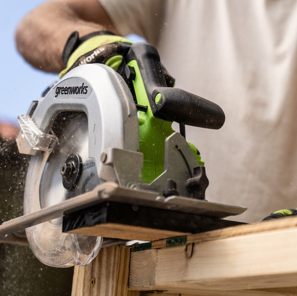 Изображение товара Дисковая пила Greenworks GD24CS бесщеточная 24V / 1500907CUB (с АКБ 4Ач и ЗУ)