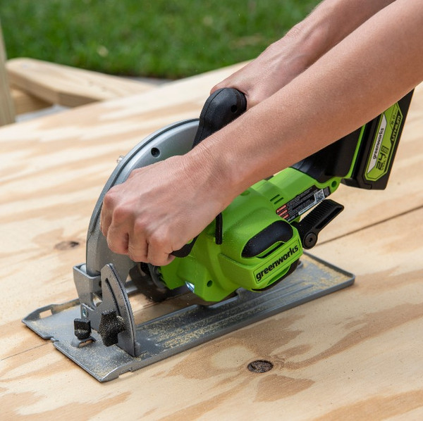 Изображение товара Дисковая пила Greenworks GD24CS бесщеточная 24V / 1500907CUB (с АКБ 4Ач и ЗУ)