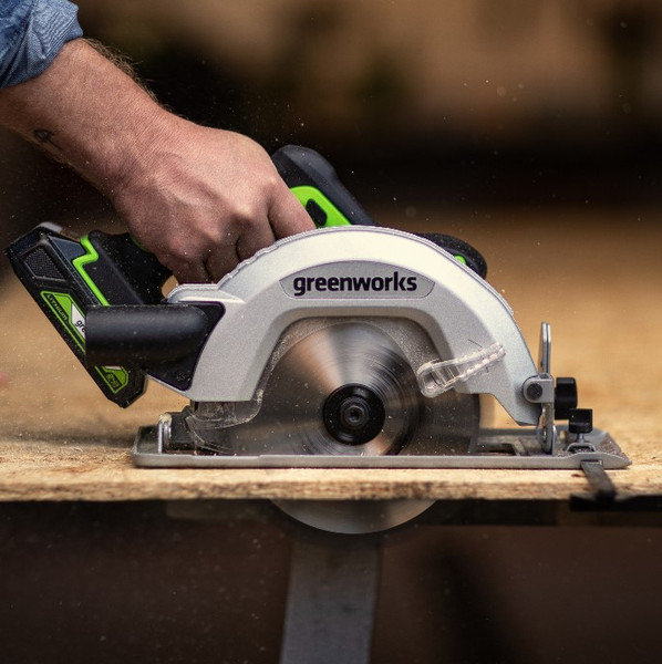 Изображение товара Дисковая пила Greenworks GD24CS бесщеточная 24V / 1500907CUG (с АКБ 5Ач и ЗУ)