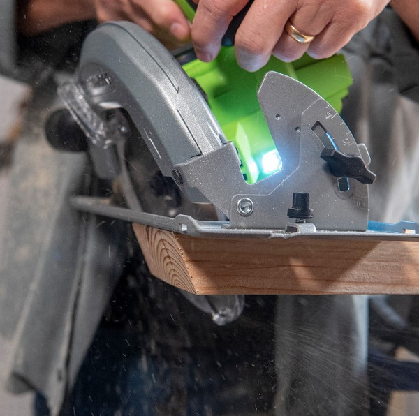 Изображение товара Дисковая пила Greenworks GD24CS бесщеточная 24V / 1500907CUG (с АКБ 5Ач и ЗУ)