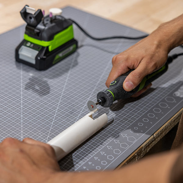 Изображение товара Гравер Greenworks G24RT бесщеточный 24V / 3200807CUA (с АКБ 2Ач, ЗУ, сумкой и оснасткой 52шт)