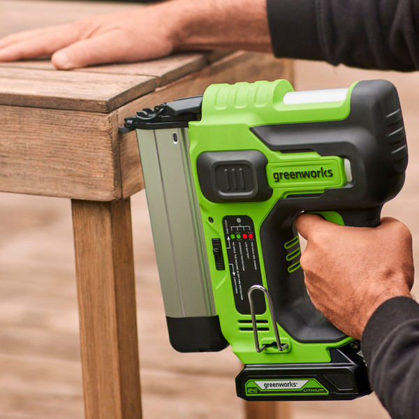 Изображение товара Аккумуляторный гвоздезабиватель Greenworks GD24BN / 3400707CUA