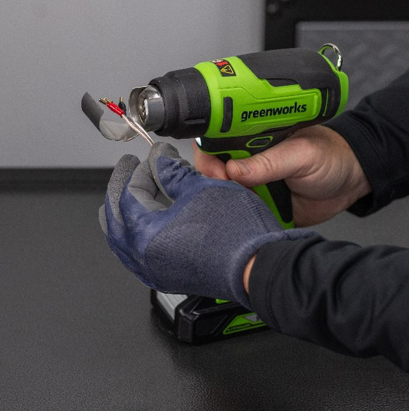 Изображение товара Строительный фен Greenworks G24HG 24V 550°С / 3400207CUB (с АКБ 4Ач и ЗУ)