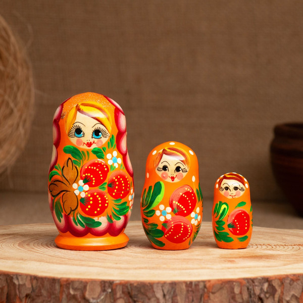 Изображение товара Матрешка сувенирная Sima-Land Земляничка / 3440226