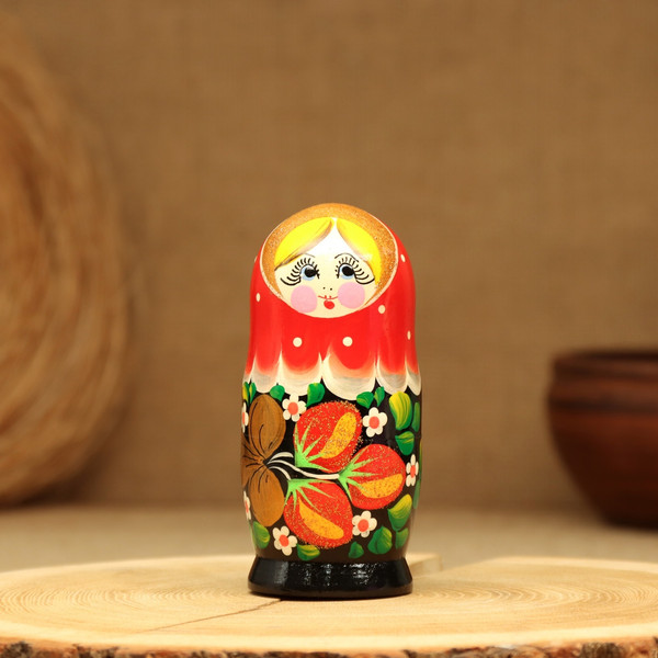 Изображение товара Матрешка сувенирная Sima-Land Земляничка / 3440220