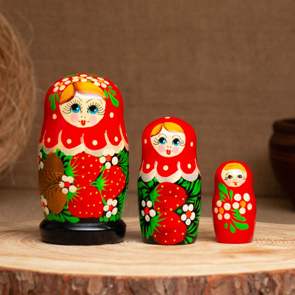 Изображение товара Матрешка сувенирная Sima-Land Земляничка / 3440220