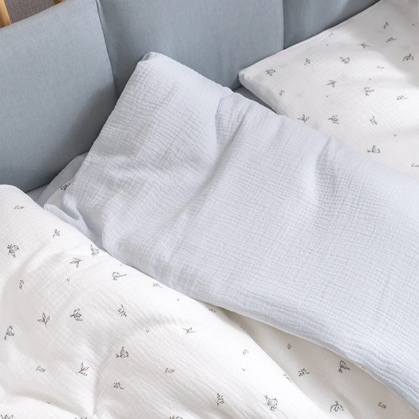 Изображение товара Комплект постельный для малышей Perina Muslin / КПБ3-М.1.23х2.9 (птички/голубая пастель)