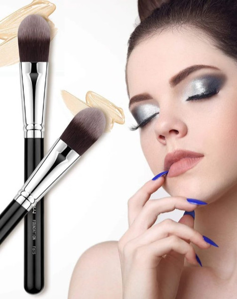 Изображение товара Кисть для макияжа Eigshow Foundation F615