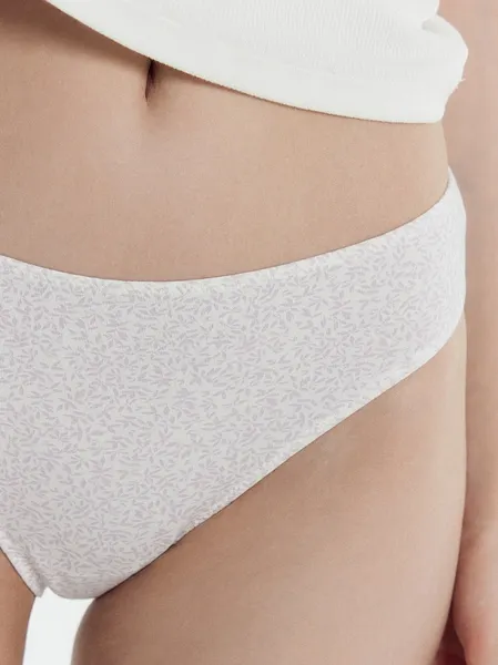 Изображение товара Трусы женские Mark Formelle 412575 (р.102, листочки на сумрачно-белом)