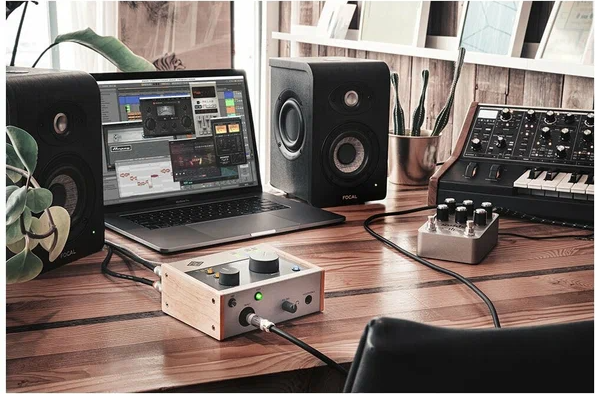 Изображение товара Аудиоинтерфейс Universal Audio Volt 176 USB