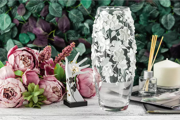 Изображение товара Ваза Elan Gallery Белые цветы / 140257