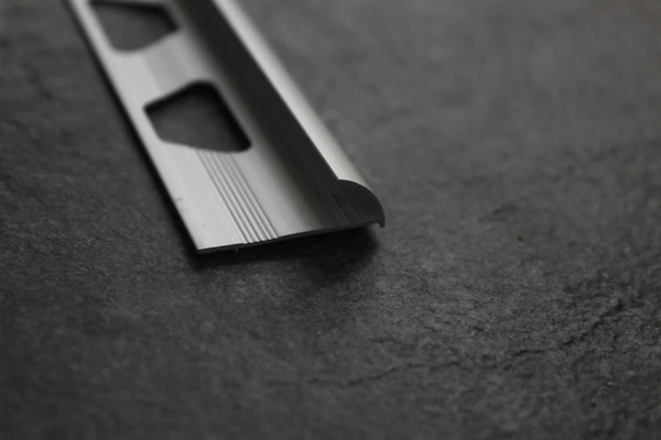 Изображение товара Уголок под плитку Profiling Полукруглый ПО-8 (2.7м, серебристый)