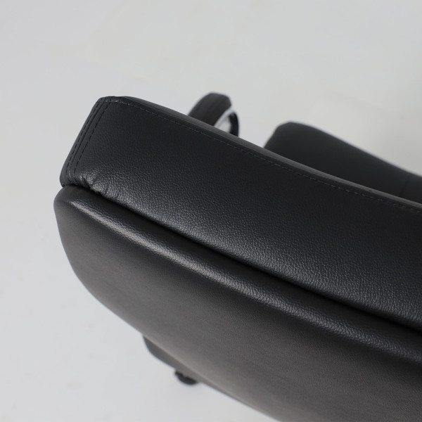 Изображение товара Кресло офисное AksHome Немига 1 (кожа натуральная Black/основание хром)