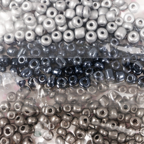 Изображение товара Набор бисера Sima-Land Серебро, золото, бронза и черный / 6074984