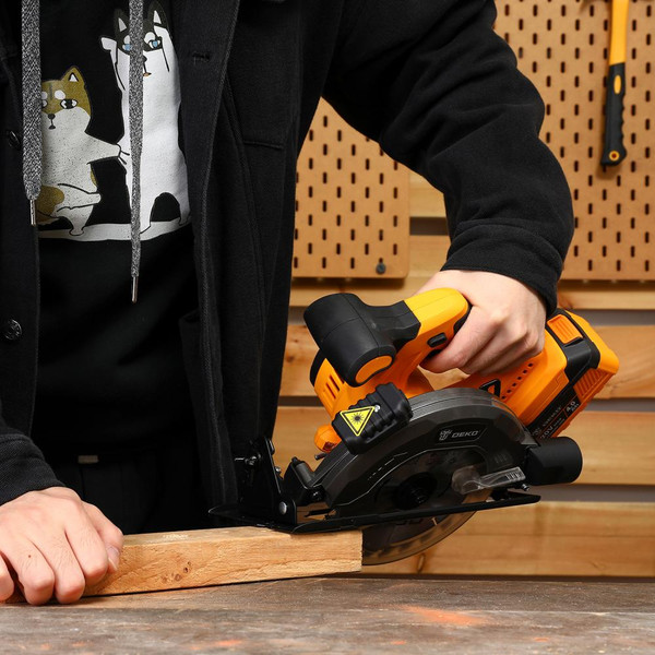 Изображение товара Дисковая пила Deko DKCS20DA / 085-1155