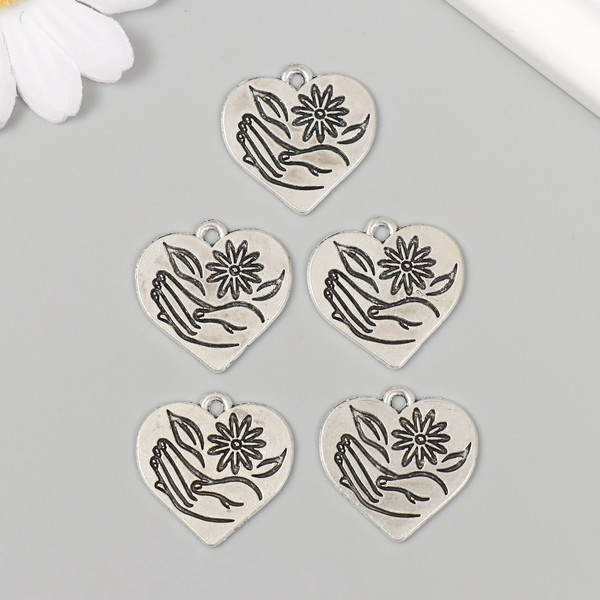 Изображение товара Набор подвесок декоративных Арт Узор Ромашка в руке: Сердце / 10883616