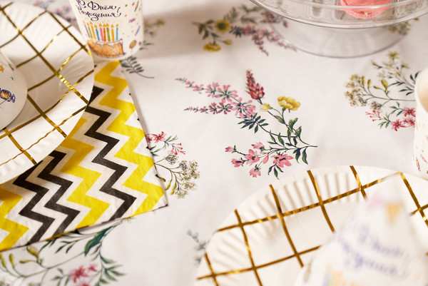 Изображение товара Скатерть Stolima Декор-шанс 5012 Букет (110x130)