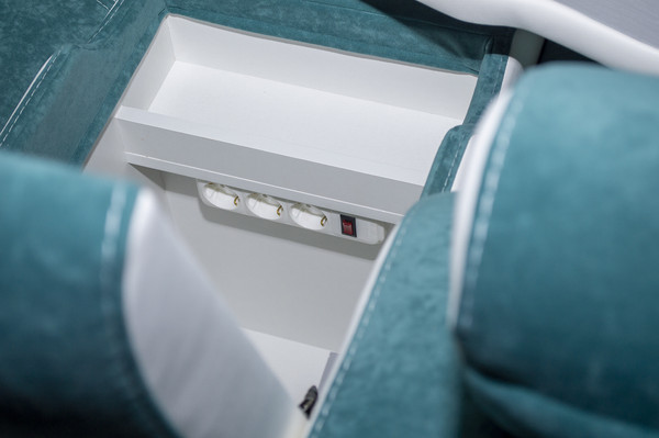 Изображение товара Диван угловой Петрамебель Марсель комфорт правый (светло зеленый велюр/велюр белый)