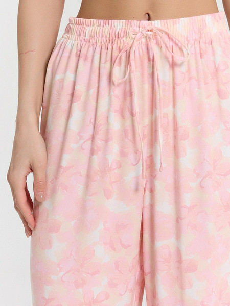 Изображение товара Пижама Mark Formelle 592541 (р.164/170-100-106, светло-молочный/цветы на светло-молочном)