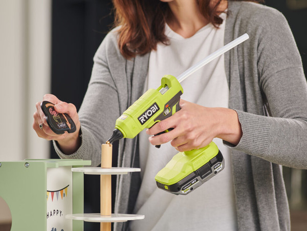 Изображение товара Клеевой пистолет Ryobi RGLU18-0 / 5133005717