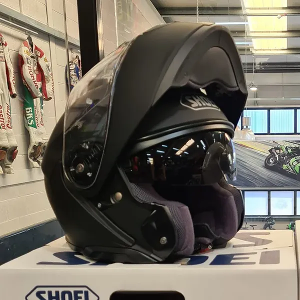 Изображение товара Мотошлем Shoei Neotec 3 (M, черный матовый)