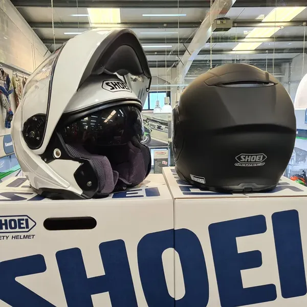 Изображение товара Мотошлем Shoei Neotec 3 (M, черный матовый)