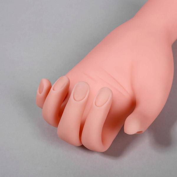 Изображение товара Рука тренировочная для маникюра Queen Fair С гнущимися пальцами / 5222108 (бежевый)