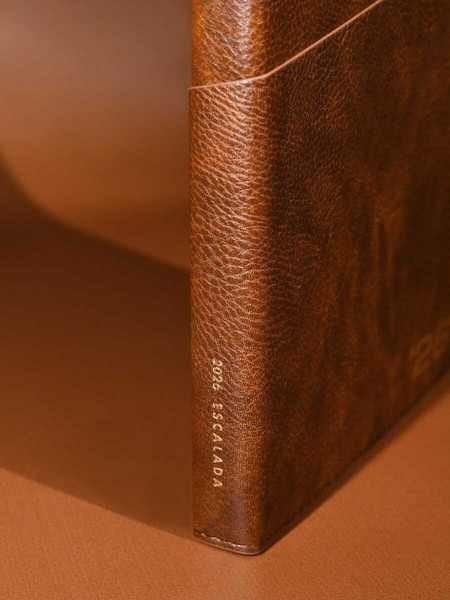 Изображение товара Ежедневник Escalada Шеврет 2026 / 70209 (176л, коричневый)