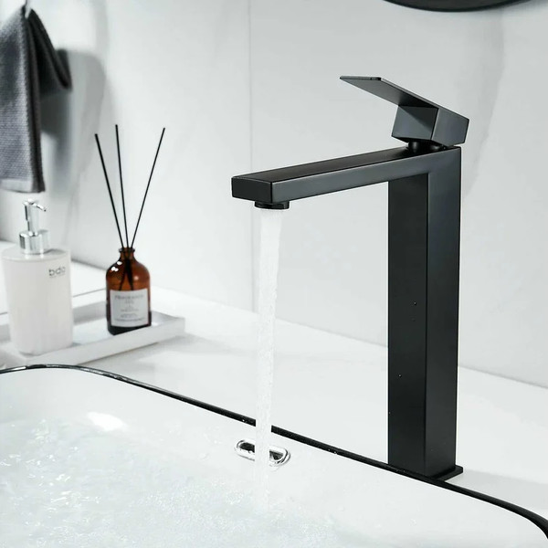 Изображение товара Смеситель Shevanik S7011H (черный)