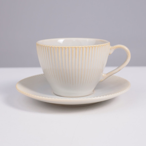 Изображение товара Чашка с блюдцем AksHome Aurora 200мл (фарфор/айвори)