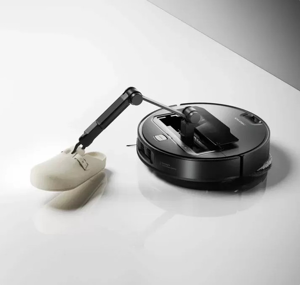 Изображение товара Робот-пылесос Roborock Robotic VC+Empty Wash Fill Dock Saros Z70 RU / SZ7052-02 (черный)