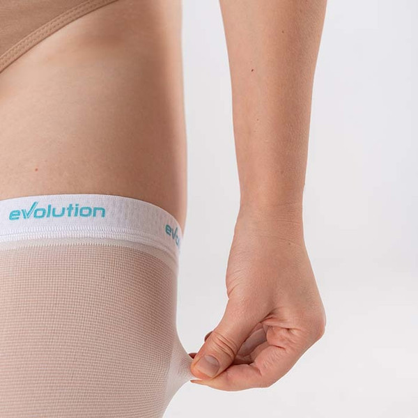 Изображение товара Чулки компрессионные Trives Противоэмболические с закрытым носком 1кл / ТК.933E (L, белый)