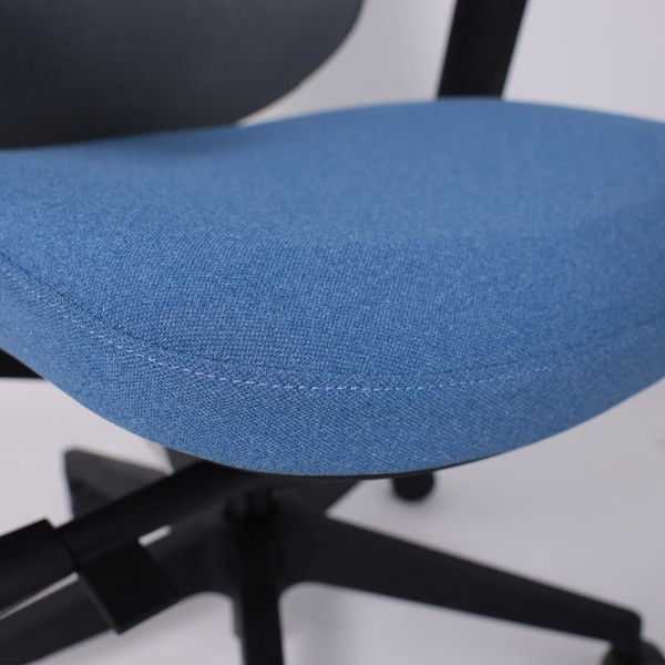 Изображение товара Кресло офисное AksHome Dynamic (серый/синий/черный полиамид)