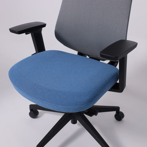 Изображение товара Кресло офисное AksHome Dynamic (серый/синий/черный полиамид)