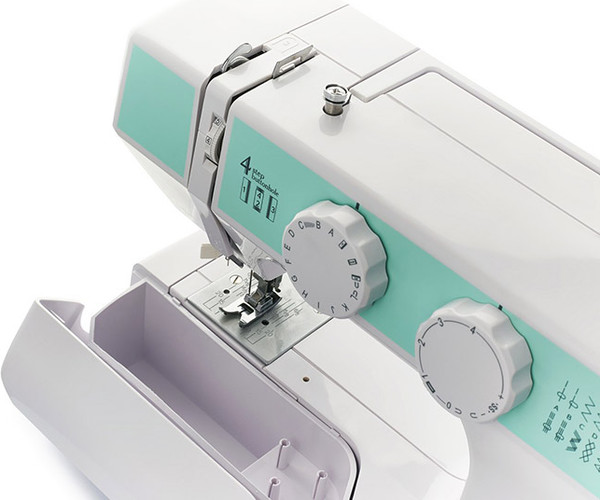 Изображение товара Швейная машина Chayka 425M