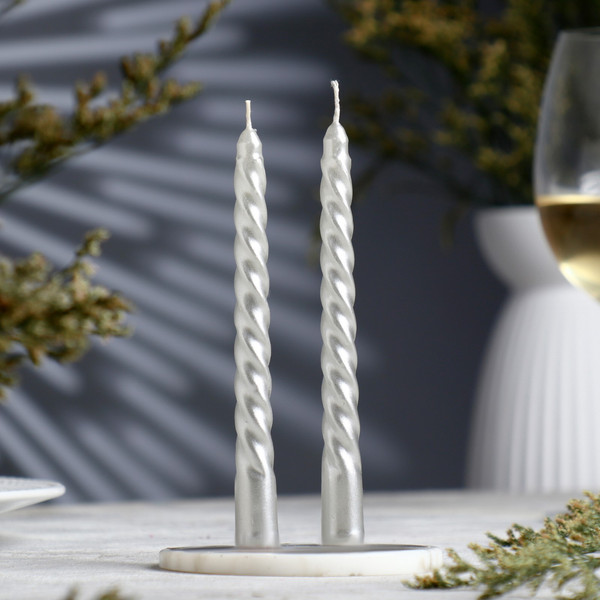 Изображение товара Набор свечей Дарим Красиво Витых / 3609889 (2шт, серебряный металлик)