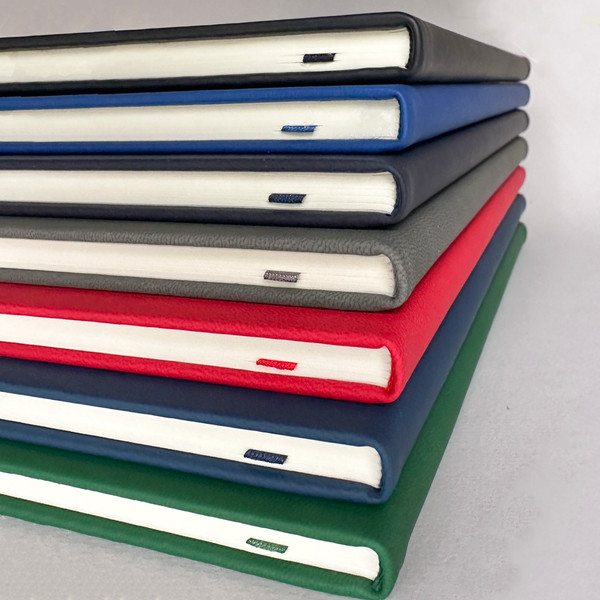 Изображение товара Блокнот Альт Megapolis Velvet / 3-695/10 (80л, красный)