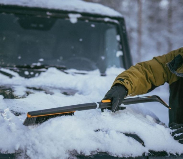 Изображение товара Щетка для автомобиля Fiskars X-series / 1078493