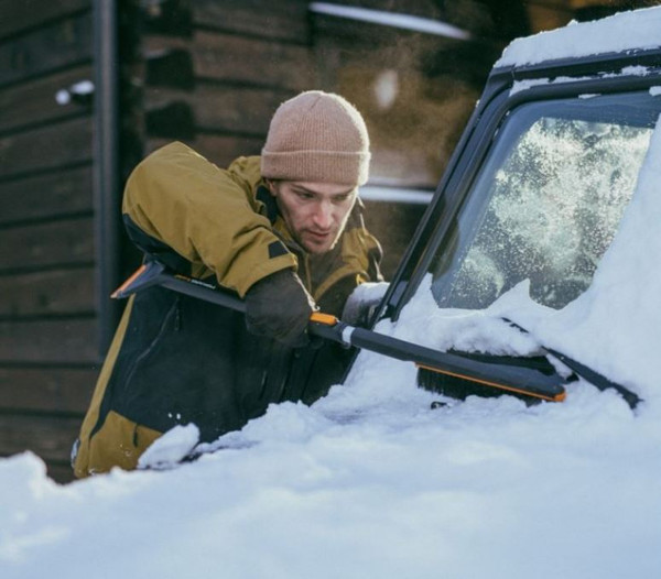 Изображение товара Щетка для автомобиля Fiskars X-series / 1078493