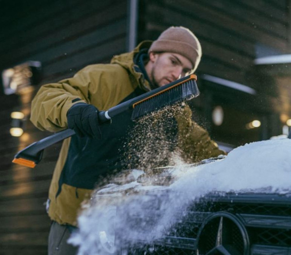 Изображение товара Щетка для автомобиля Fiskars X-series / 1078493