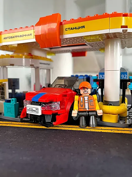 Изображение товара Конструктор Brick Labs Дрифт на заправке AB-1303
