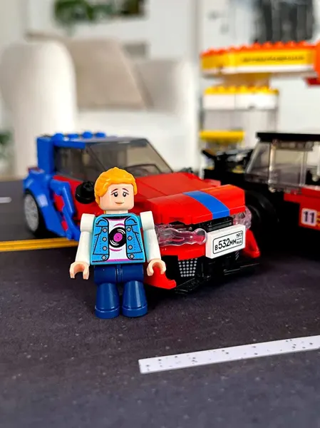 Изображение товара Конструктор Brick Labs Дрифт на заправке AB-1303