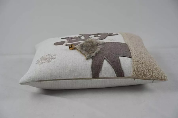 Изображение товара Чехол на подушку Arya Nordic Reindeer / 8680943258656 (бежевый)