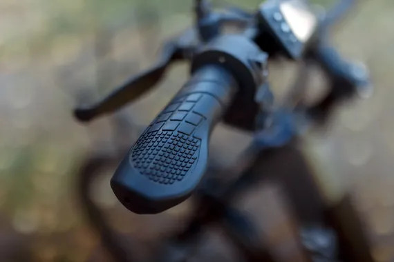 Изображение товара Электровелосипед AVM Grand 26 (серый)