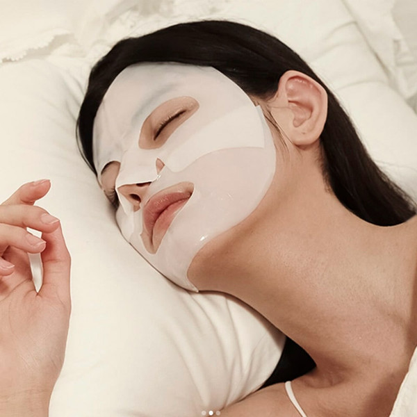 Изображение товара Маска для лица гидрогелевая Biodance Radiant Vita Niacinamide Real Deep Mask