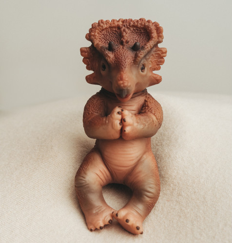 Изображение товара Фигурка коллекционная Magic Manufactory Dino Динозавр Трицератопс (коричневый)